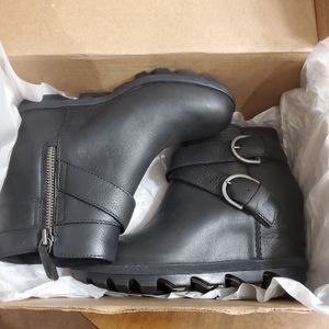 Sorel Joan of Artic Buckle Bootie (Never Worn)